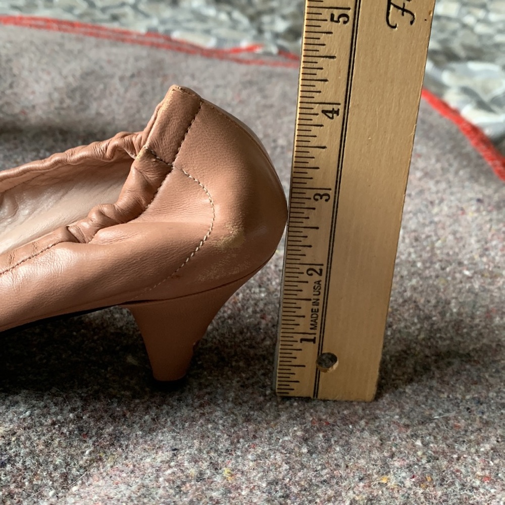 Women’s Nude Ferragamo Leather Heels (Size 8 1/2 C) - Picture 11 of 11